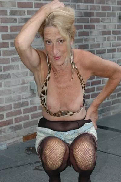 Kyra Nylons – miniatura