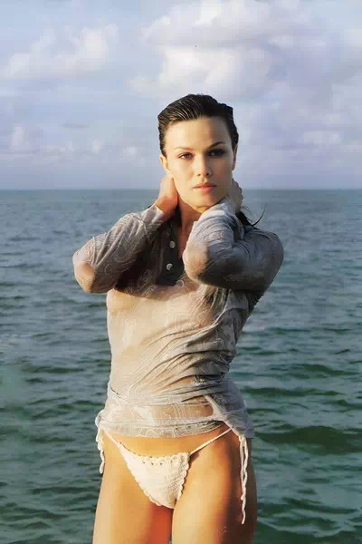 Larissa Bond – miniatura