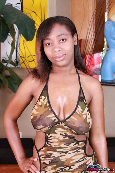 Lauren-Foxxx.webp