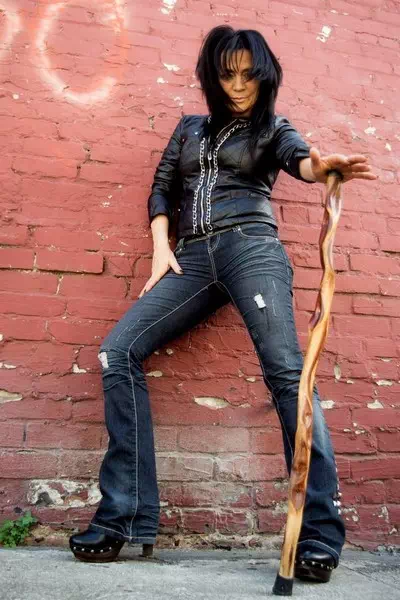 Leather Leone – miniatura