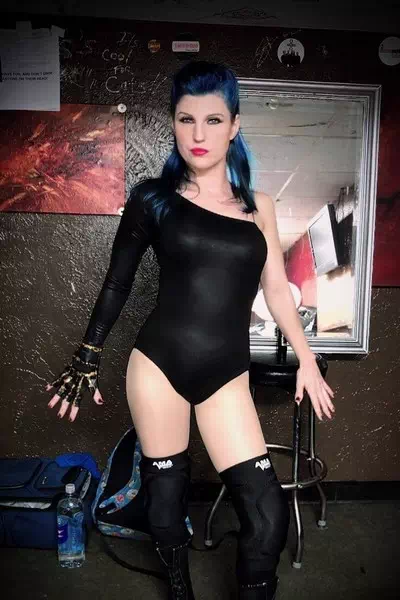 Leva Bates – miniatura