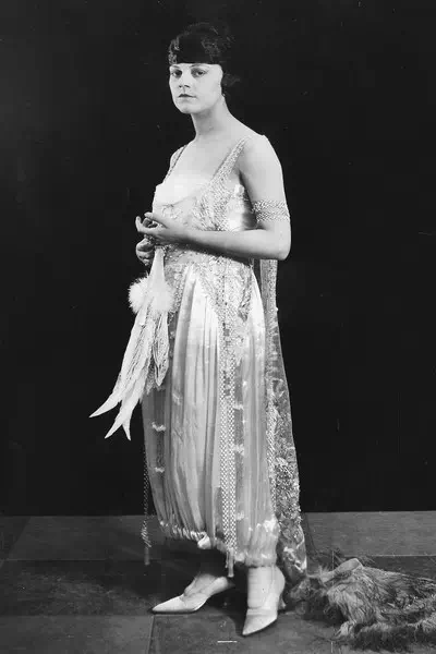 Mabel Julienne Scott – miniatura