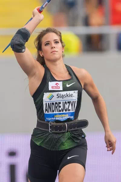 Maria Andrejczyk – miniatura