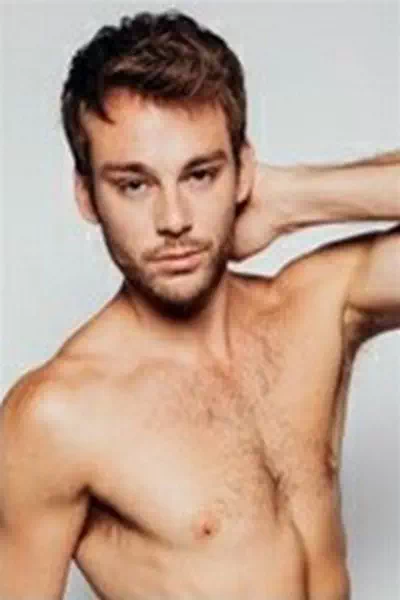 Max-Adonis.webp