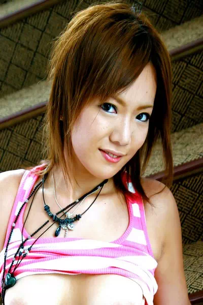 Mei-Hitomi.webp