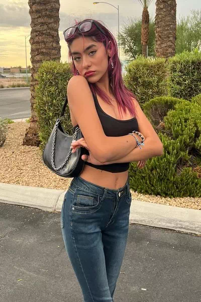 Mercedes Lomelino – miniatura