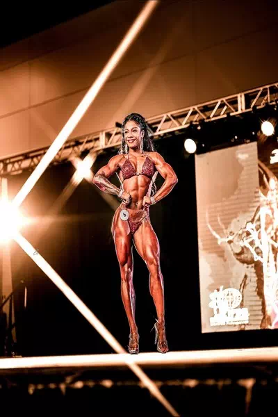 Mia Samuels-Menjivar – miniatura