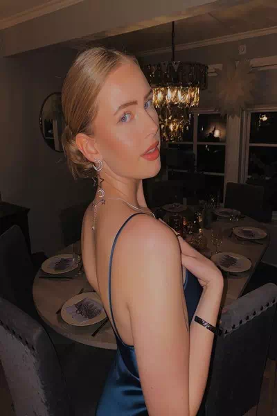 Mie Omholt – miniatura