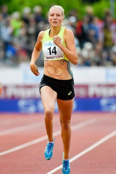 Moa Hjelmer – miniatura