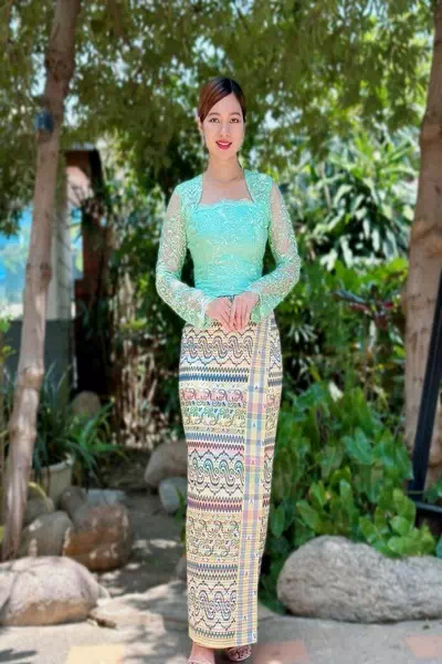 Moe Yu San – miniatura