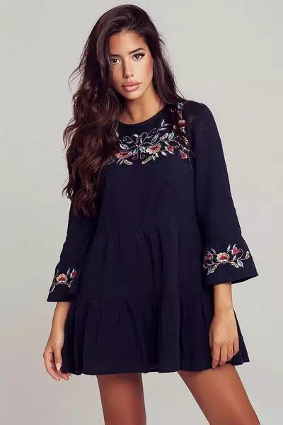 Nadia Aviles – miniatura