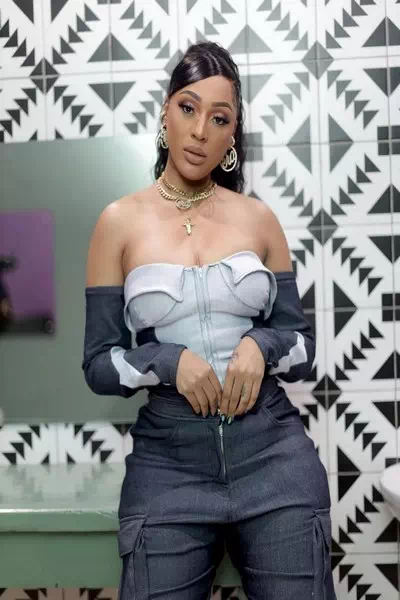 Nadia Nakai – miniatura