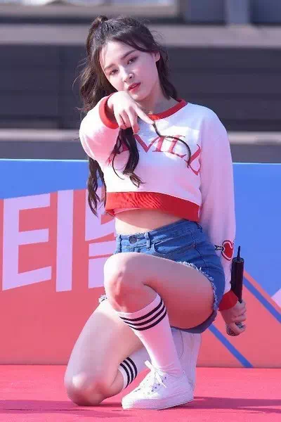 Nancy Jewel McDonie – miniatura