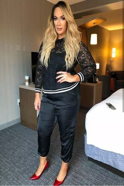 Nia Jax – miniatura