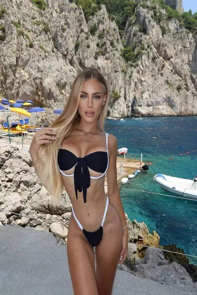 Nicole Simeone – miniatura