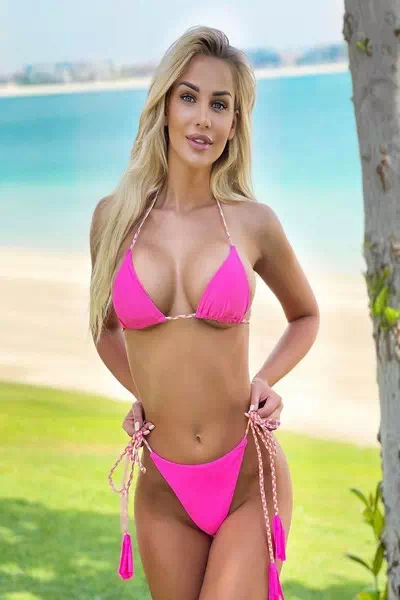 Nina Es – miniatura