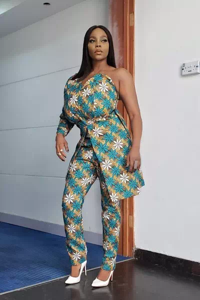 Olayemi Ogunwole – miniatura