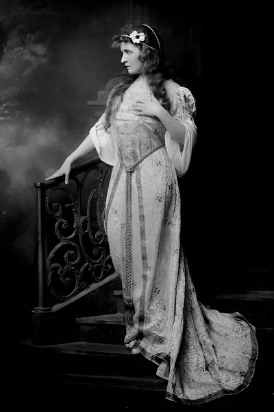 Olive Tell – miniatura