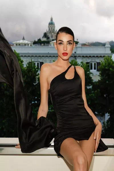 Rebecca Staffelli – miniatura