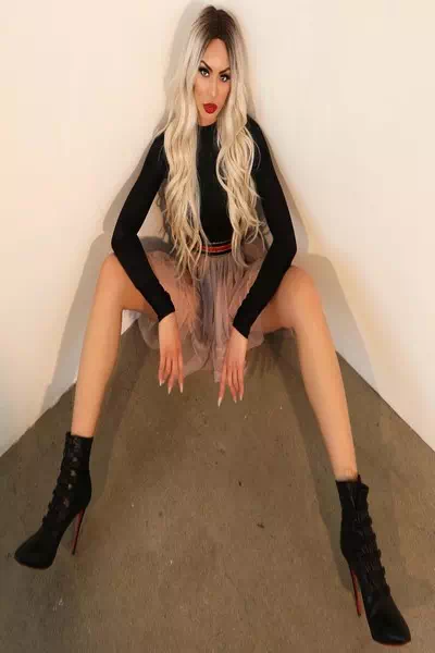 Riza Santos – miniatura