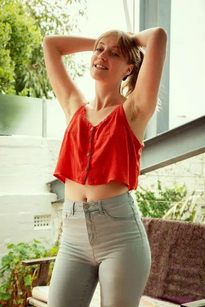 Rosa B (IFeelMyself) – miniatura