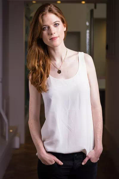 Rose Leslie – miniatura