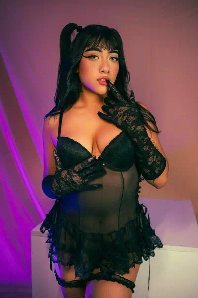 Roxy Moore – miniatura