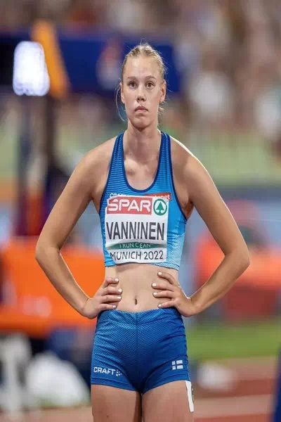 Saga Vanninen – miniatura