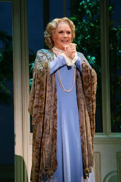 Sally Ann Howes – miniatura