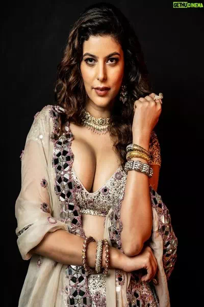 Saloni Khanna – miniatura