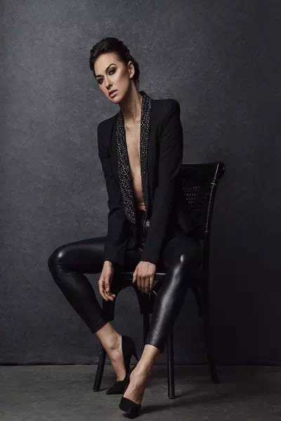 Tasya Teles – miniatura