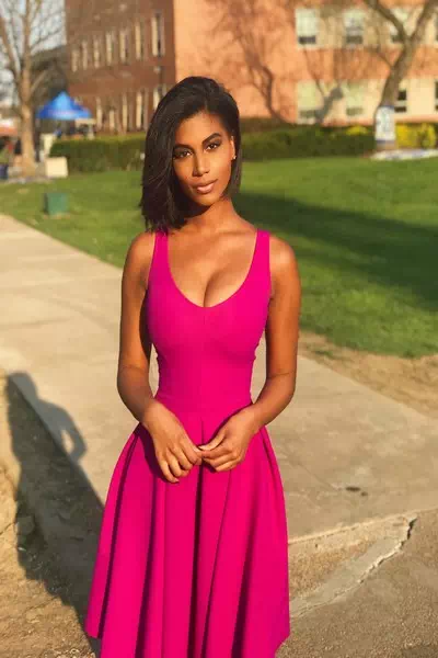 Taylor Rooks – miniatura