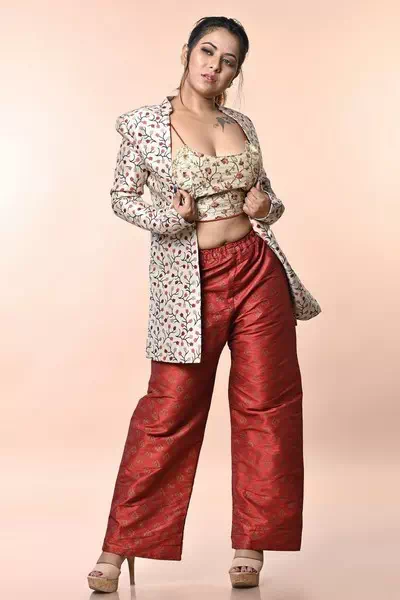 Tina Nandi – miniatura