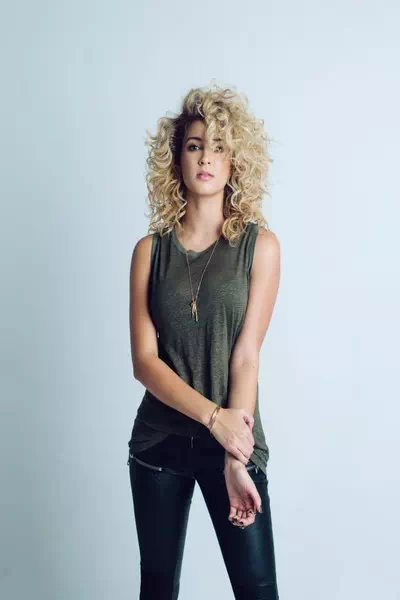 Tori Kelly – miniatura