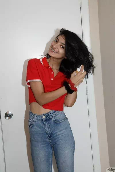 Ushna Malik – miniatura