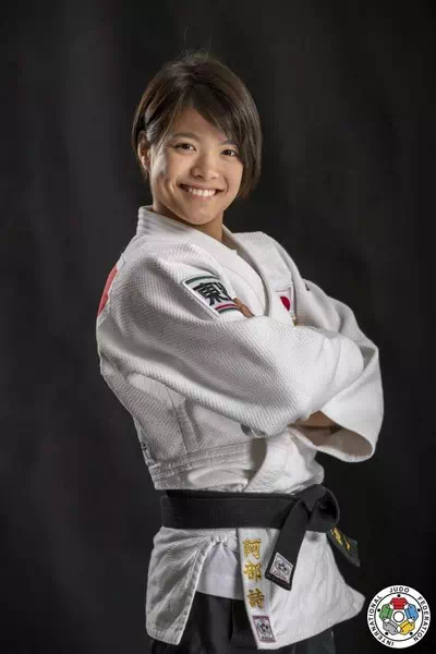 Uta Abe – miniatura