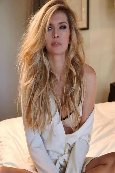 Vera Brezhneva – miniatura