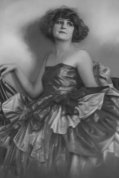 Xenia Desni – miniatura