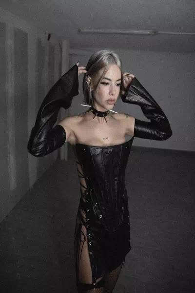 Xina Mora – miniatura