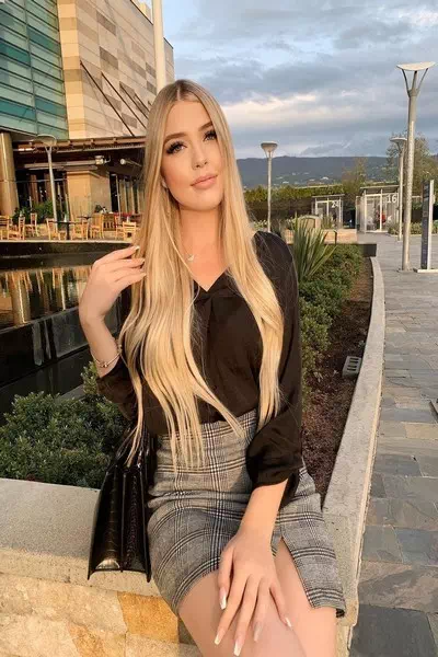 Yana Karpova – miniatura