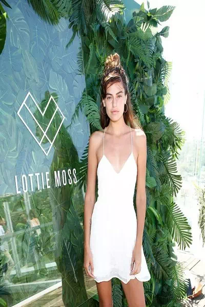 Yasmina Jones – miniatura