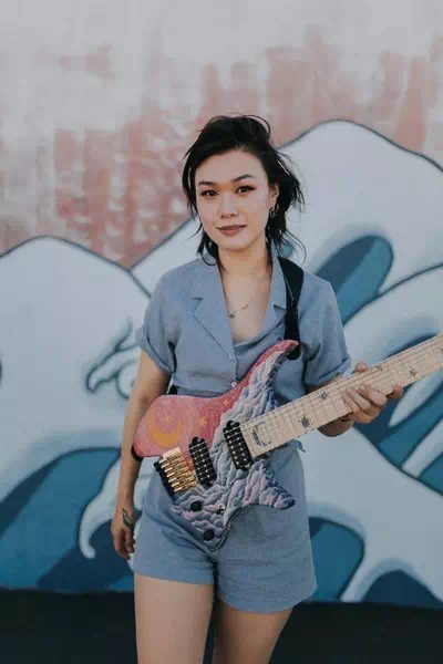 Yvette Young – miniatura