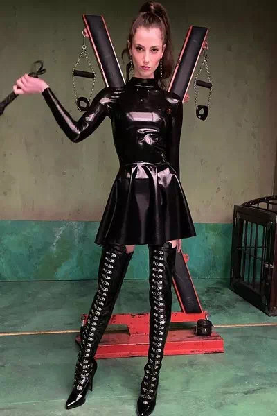 Zoe Levin – miniatura