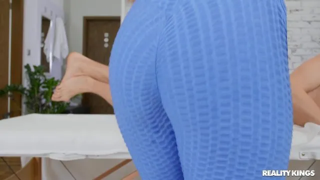 Seduce My Masseuse 1 