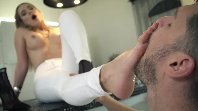 Footsie Wonderland 