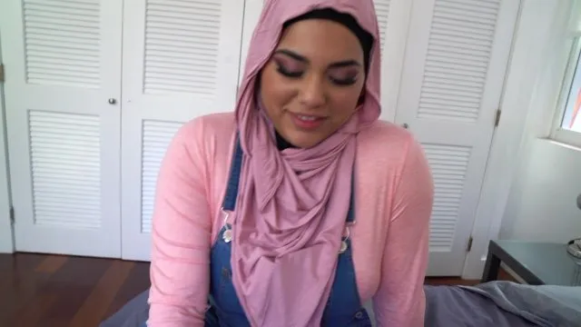 Hijab HookUps 4 